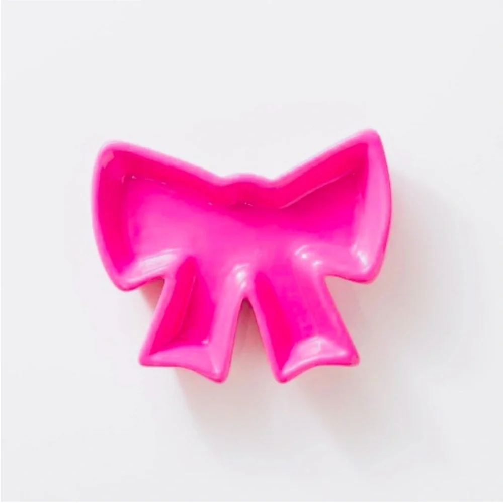 New Target Bullseye Valentines Day Pink Ceramic Coquette Bow Set of 2